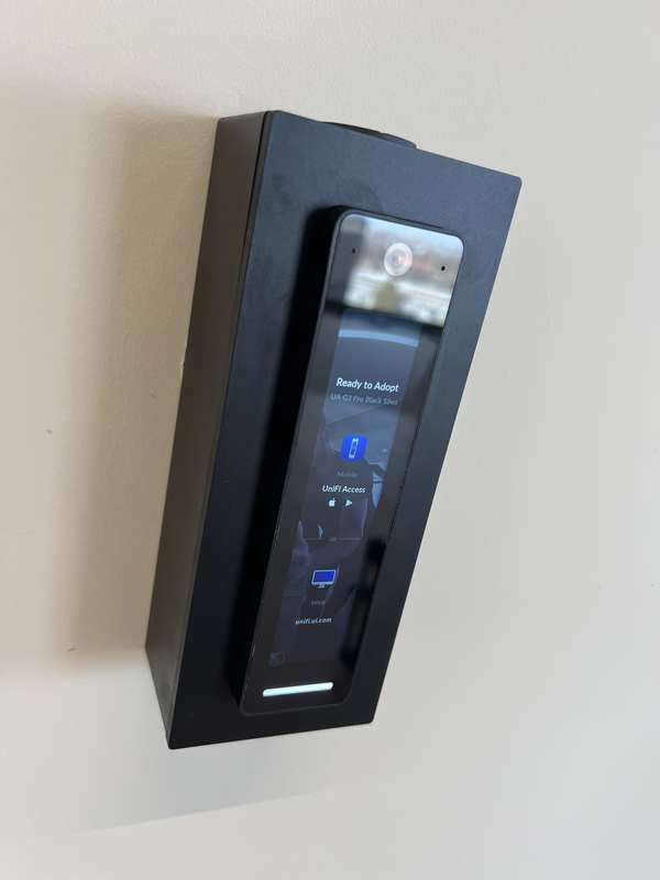 UniFi Access-lezer die wordt aangemeld (adopteren) in het netwerk